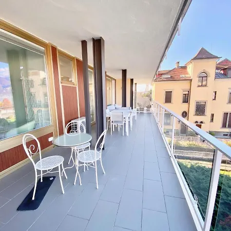 Appartamento Palazzo Di Vetro *