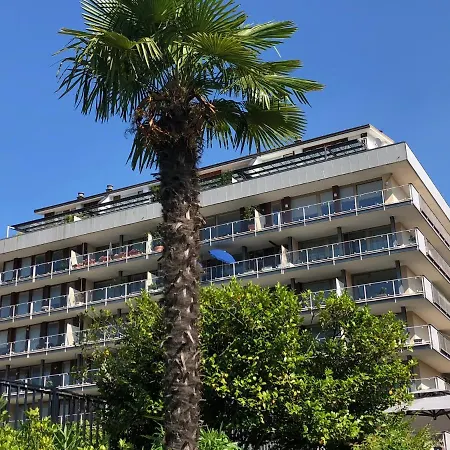 Palazzo Di Vetro * Luino