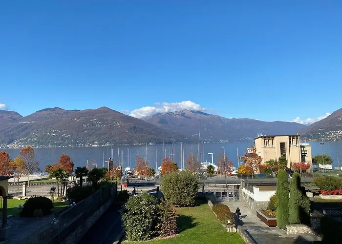 Palazzo Di Vetro Luino